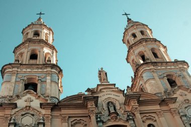 Şehirdeki kutsal mezarlığın kilisesi. 