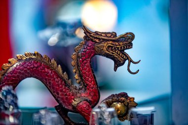 Tayland usulü geleneksel Çin ejderhası heykeli