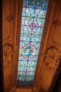 Eski tiyatro salonunun içi.