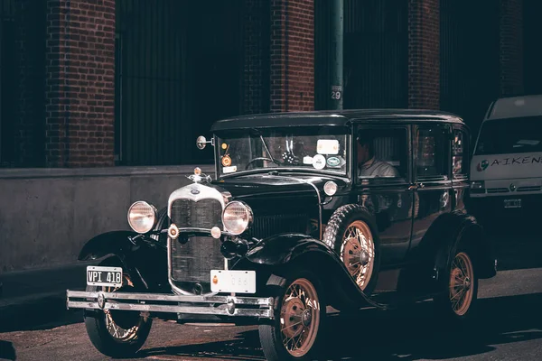 阿根廷布宜诺斯艾利斯 2019年11月7日 古董车在街上行驶 — 图库照片