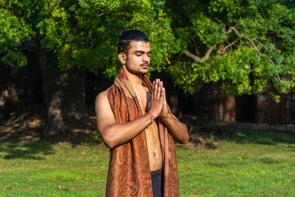 Young Muscular Man Doing Yoga Deep Meditation Grass Sunny Day — Stock Photo, Image