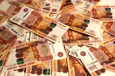 Rus parası. Khabarovsk manzaralı beş bininci Rus rublesi. Yumuşak ışık.