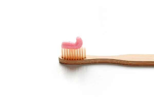 Eco-friendly bamboo toothbrushes on white background. Flat lay, top view, copy space — Stock Photo, Image