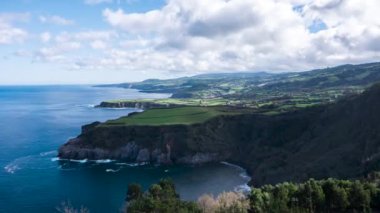 Hala Timelapse Bakış Açısı Miradouro de Santa Iria, Sao Miguel, Azures, sahil şeridi