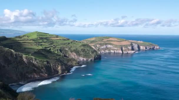 Schilderachtige Azorese kustlijn met prachtig turquoise water, time lapse — Stockvideo