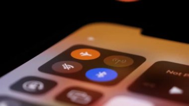 BILTEN - JANUARY 4, 2022, User disables flight mode after vacation arrival