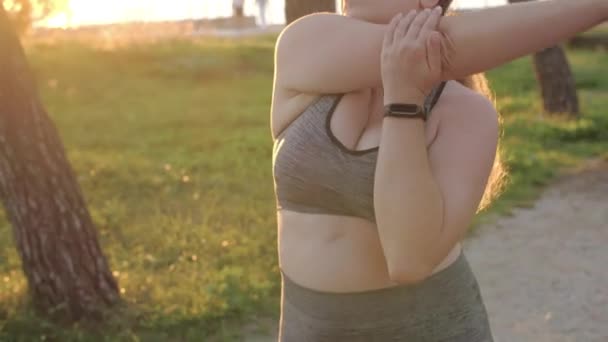 Concepto Deporte Fitness Aire Libre Mujer Calentando Antes Correr — Vídeos de Stock
