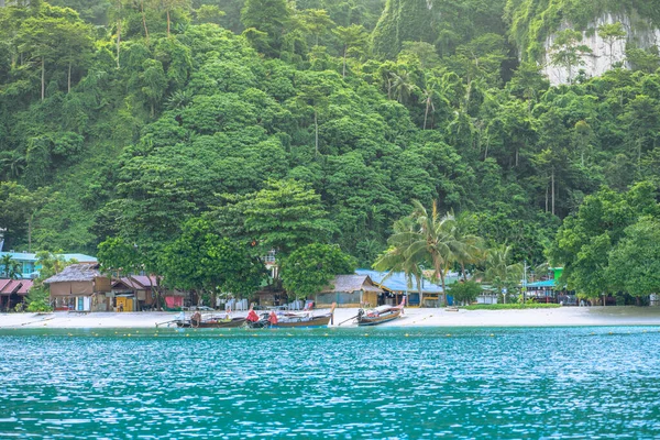 Phi Phi Don Island Long Tail Boats Krabi Thailand Wonderful — Fotografia de Stock