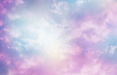 Bulut arkaplanlı renkli gökyüzü ve pastel renk.