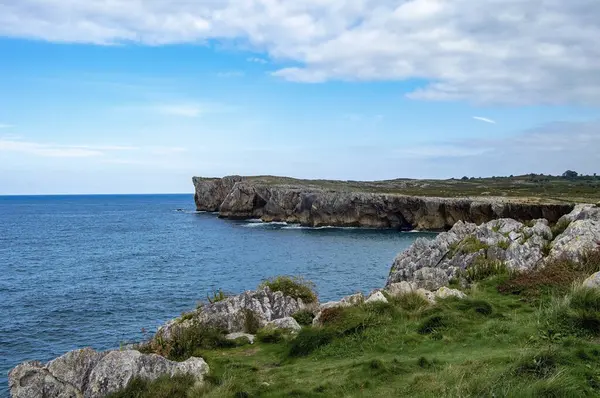Deniz kıyısının güzel manzarası