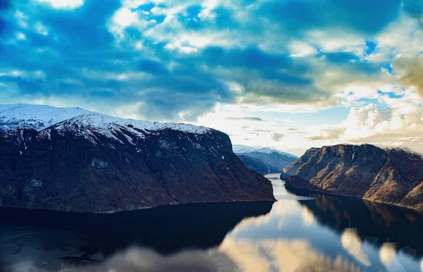 Dağların güzel manzarası