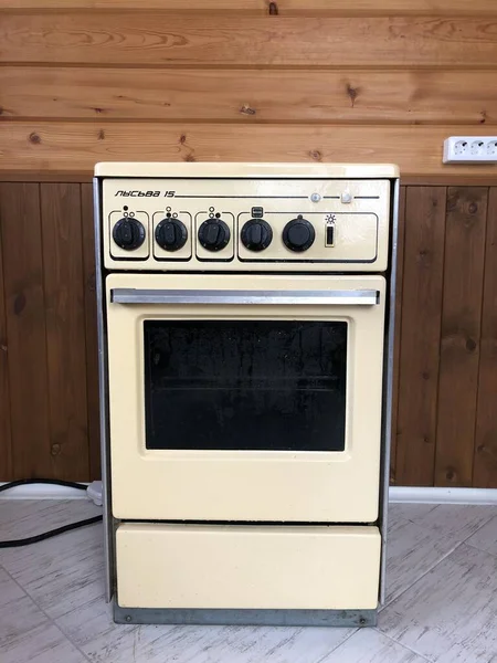 Klasik elektrikli fırın Lysva.