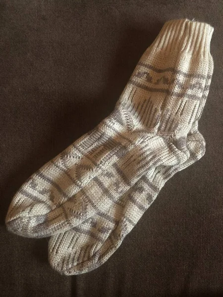 Ilık örülmüş çoraplar.