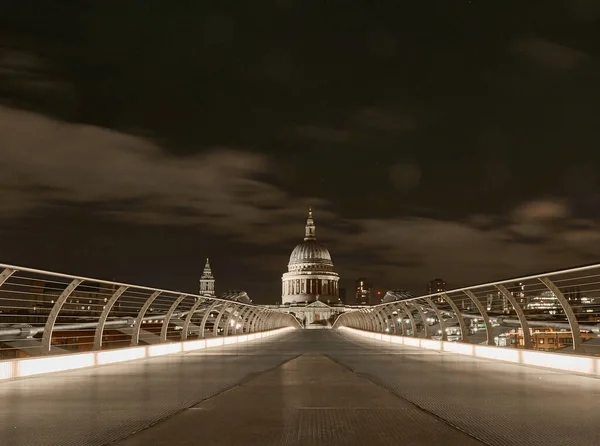 Pauls Katedralen Från Milleniumbron — Stockfoto