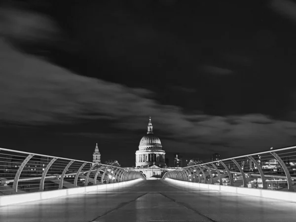 Cattedrale San Paolo Millenium Bridge — Foto Stock