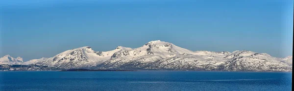 Piękny Fiord Góry Zbliżające Się Tromso — Zdjęcie stockowe