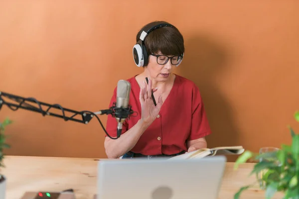 Middle Aged Woman Radio Host Making Podcast Recording Online Show — Foto Stock