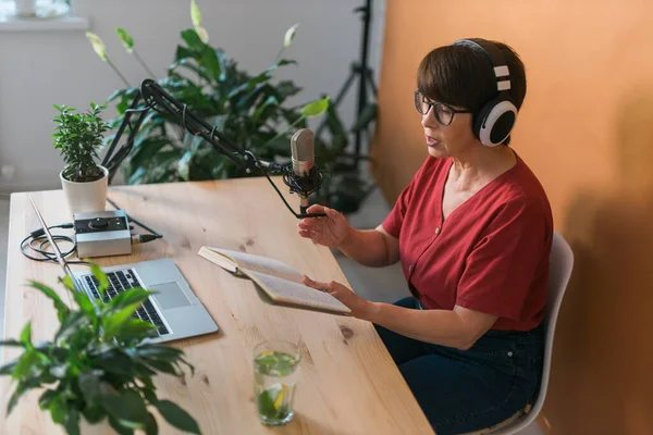 Middle Aged Woman Radio Host Making Podcast Recording Online Show — Foto de Stock