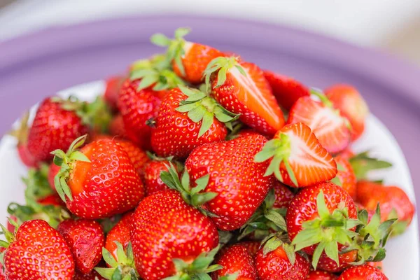 Färska Mogna Läckra Jordgubbar Skål Hälsosam Mat Och Vegetarisk — Stockfoto