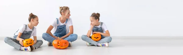 Happy Halloween Holidays Concept Mother Her Daughters Pumpkins Happy Family — Stock Photo, Image