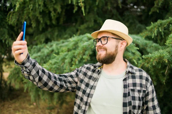 Man Taking Selfie Portrait Palm Tree Background Happy Millennial Guy — Foto de Stock