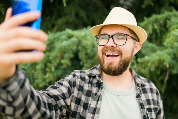 Man Taking Selfie Portrait Palm Tree Background Happy Millennial Guy — Foto de Stock