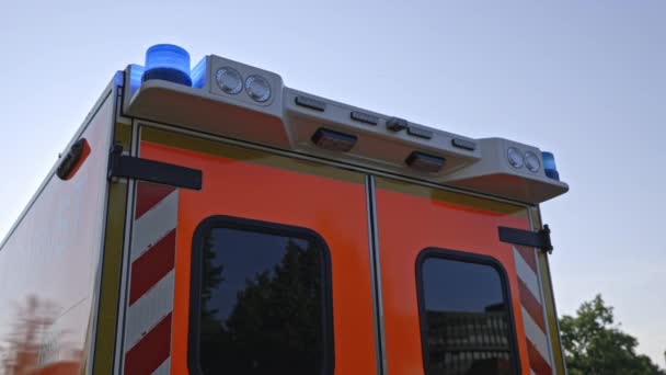 Dusseldorf Germany Липня 2021 Аварійні Вогні Вантажівки Світяться Пожежне Управління — стокове відео