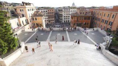 Roma, İtalya 23 Haziran 2022 Piazza Di Spagna ve Via Condotti, Roma. Yüksek kalite 4k görüntü