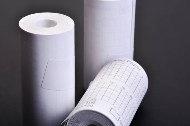 Siyah arkaplanda dijital tachograph yazdırılmış gündüz vardiyası