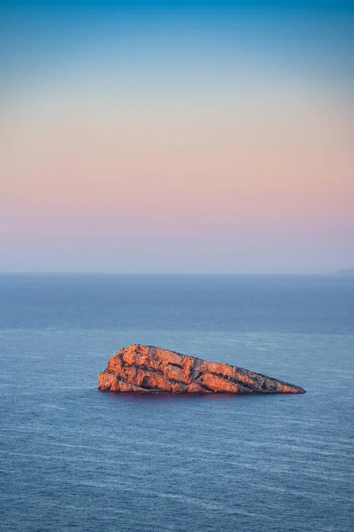 Ilhota Isolada Rochosa Mar Benidorm Island Alicante Espanha — Fotografia de Stock