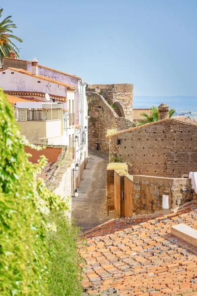 Elevated View Picturesque Narrow Street Known Adarve Next Almohades Ramparts — 图库照片