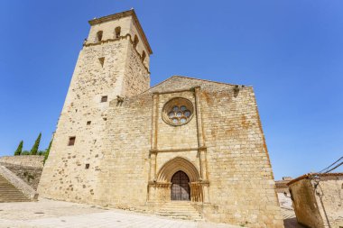 Santa Maria la Mayor, Trujillo, Extremadura, İspanya 'da Romanesk-Gotik tarzı bir kilise.