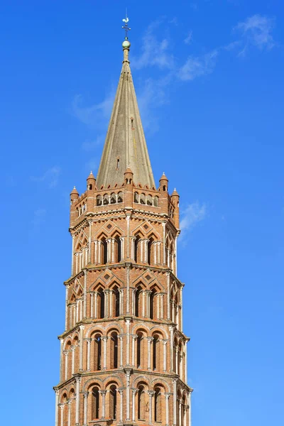 法国图卢兹圣塞宁大教堂钟楼 — 图库照片