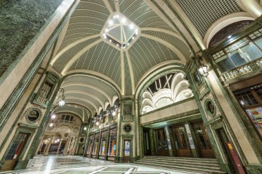 Torino, İtalya. 15 Haziran 2022. 1930 'ların başında Mimar Federico Canova ve mühendis Vittorio Bonade Bottino tarafından inşa edilen Gallera de San Federico manzarası