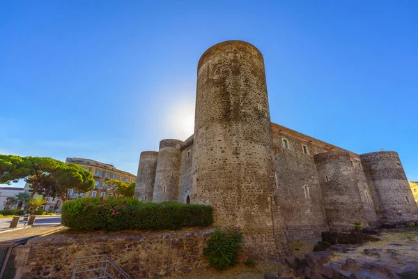 乌尔西诺城堡 Ursino Castle 中世纪建筑 位于意大利卡坦尼亚市 — 图库照片