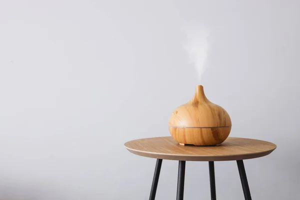 Diffuser Aromatic Oil Wooden Table White Background — Stockfoto