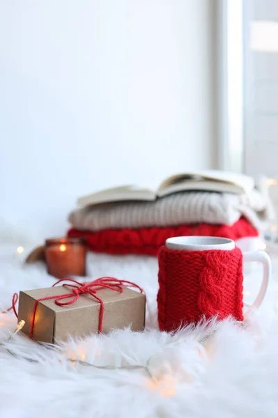 Red Knitted Cup Drink Christmas Background New Year Home Comfort — Photo