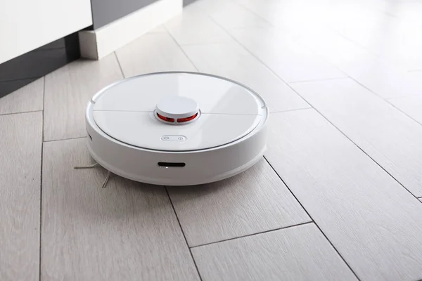 Robot Vacuum Cleaner Removes Dust Room Floor Vacuum Cleaner Ordinary — Stok fotoğraf