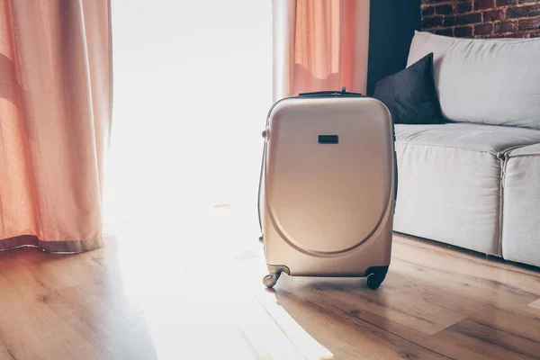 Suitcase Bright Modern Apartment — Stock Photo, Image