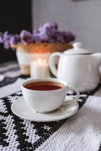 Cup Tea Branches Blooming Lilac Wooden Table — Stockfoto