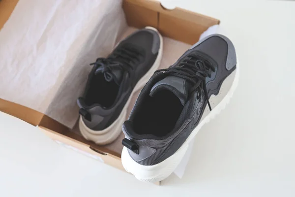 Men Sneakers Open Box Top View — Stock Photo, Image