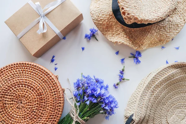 Set Summer Accessories Flat Lay Wicker Bag Hat Cornflowers Top — Stockfoto