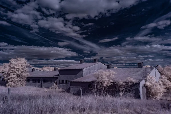 Fotografia Infravermelha Foto Paisagem Sob Céu Com Nuvens Arte Nosso — Fotografia de Stock