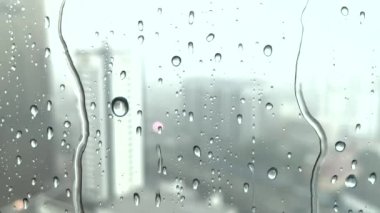 Pencereye Düşen Yağmur Damlaları, Pencereye Düşen Yağmur, Yavaş Yağmuru Kapan Yağmur, Gök gürültülü ve Yıldırımlı Yağmurlu Günler 'in 4K kalite görüntüleri..