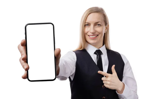 Kvinna pekar på tom mobil — Stockfoto