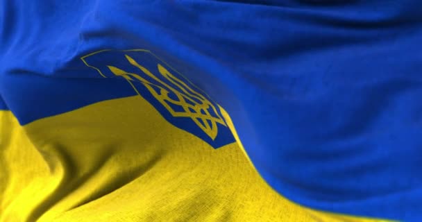 Украинский Флаг Размахивающий Ветром Символ Сопротивления Победы Борьба Российской Агрессией — стоковое видео