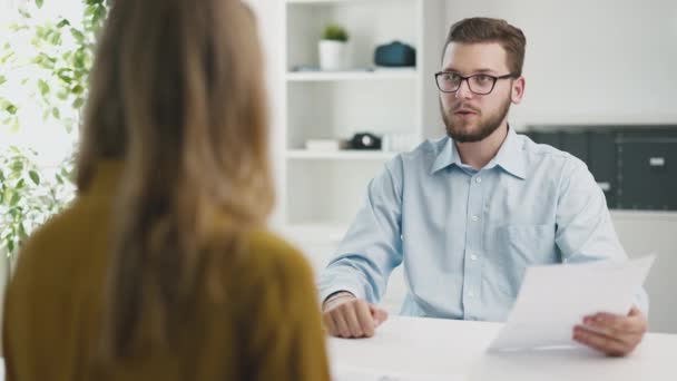 Succesful Interview Job Office Partnership Handshake Man Employee Woman – stockvideo