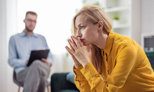 Stressed Blonde Woman Psychologist Talking Life Problem Mental Support Medical — Stok fotoğraf