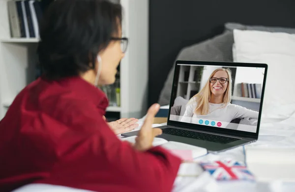 View Shoulder Mature Woman Using Laptop Video Chat Friend Dark — Stock Photo, Image