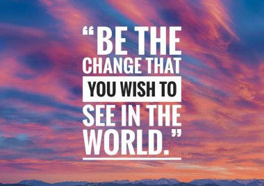 Gökyüzü arkaplanlı yaşam hakkında ilham verici bir alıntı, başarı yaşam alıntısı